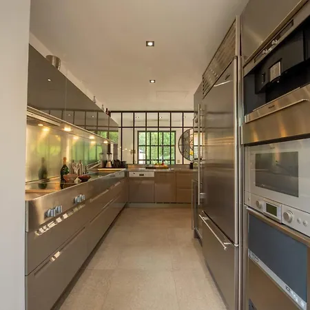 Amazing 10 Guests With Poll, Saint-tropez *