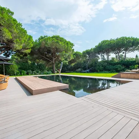 Amazing 10 Guests With Poll, Saint-tropez 圣特罗佩