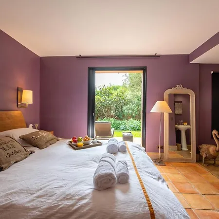 Amazing 10 Guests With Poll, Saint-tropez